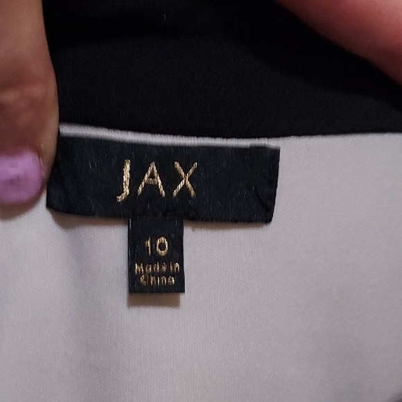 Elegant Sleeveless Beige With Gold and Black Women's Dress Fully Lined Size 10 - Picture 2 of 13